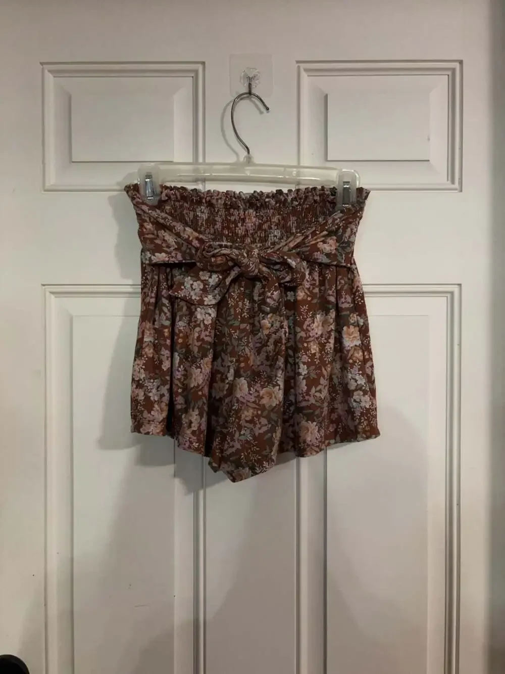 No Comment NY-LA Floral Smocked Waist Tie Front Shorts Size L